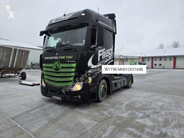 Cabeza tractora Mercedes