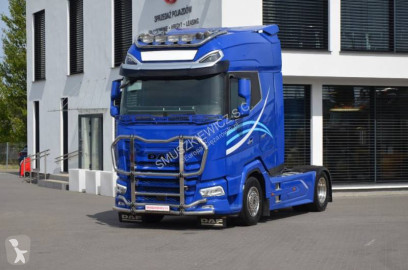 Cabeza tractora DAF
