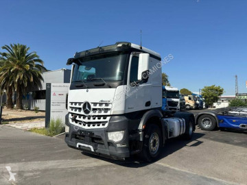 Cabeza tractora Mercedes