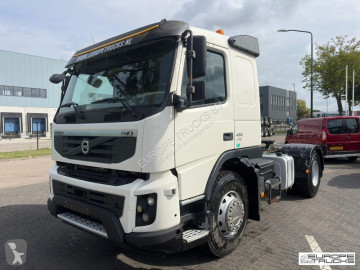 Cabeza tractora Volvo
