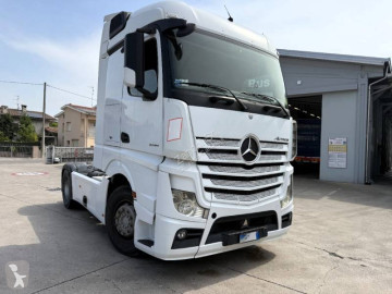 MercedesActros1845