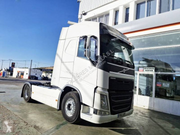 Cabeza tractora Volvo