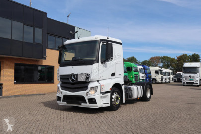 Cabeza tractora Mercedes