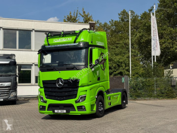 Cabeza tractora Mercedes