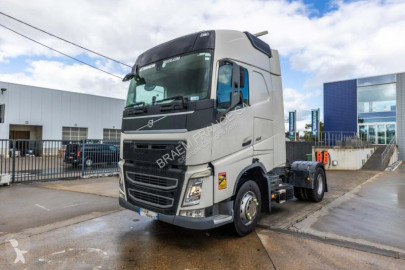 Cabeza tractora Volvo