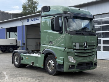 Tahač Mercedes