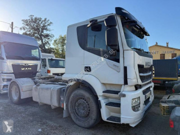 Tahač Iveco