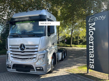 Tahač Mercedes