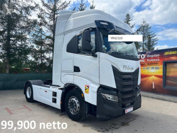 Tahač Iveco