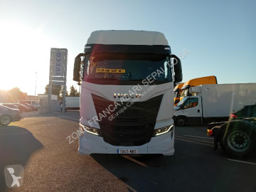 Cabeza tractora Iveco