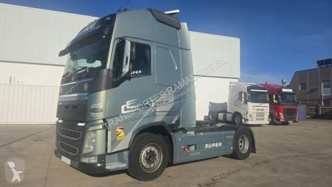 Cabeza tractora Volvo