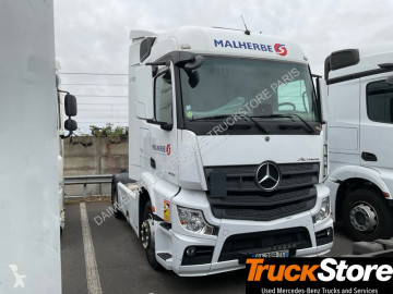 Cabeza tractora Mercedes