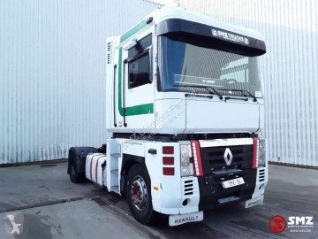 RenaultMagnum