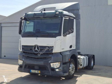 Cabeza tractora Mercedes
