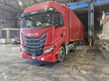 Nyergesvontató Iveco S-WAY