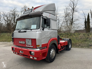 Iveco nyergesvontató