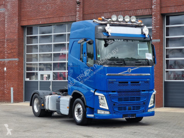 Cap tractor Volvo