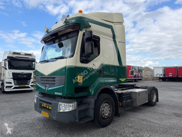 Cap tractor Renault