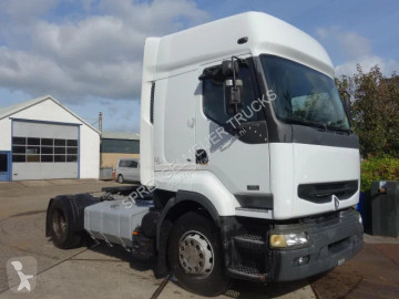 Cap tractor Renault