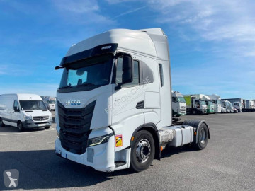 Ciągnik siodłowy Iveco
