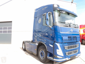 Cap tractor Volvo