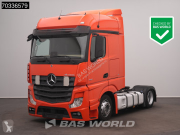Ciągnik siodłowy Mercedes