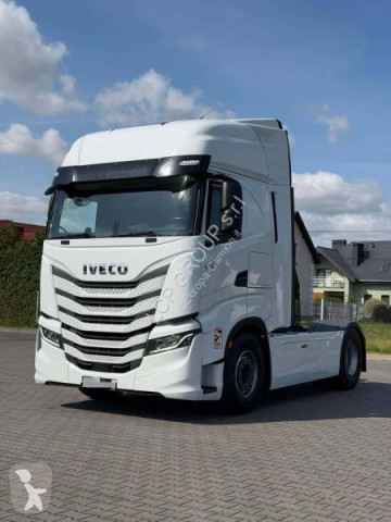 Tractor Iveco S-WAY 530