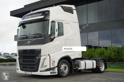 Тягач Volvo