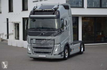 Тягач Volvo