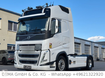 Тягач Volvo