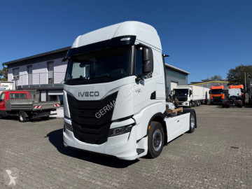 Тягач Iveco новый