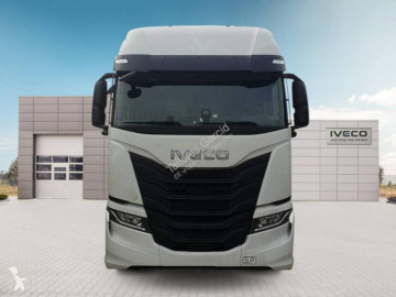 Traktor Iveco