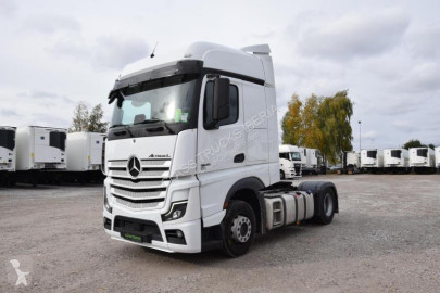 Traktor Mercedes