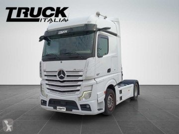 Cabeza tractora Mercedes