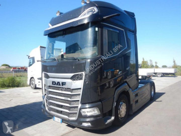 Cabeza tractora DAF XG + 530 FT 4X2