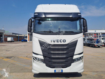 Cabeza tractora Iveco