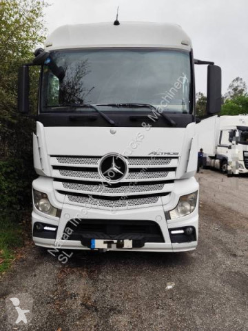Cabeza tractora Mercedes
