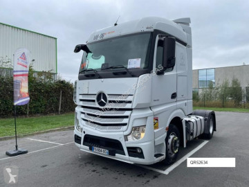 Cabeza tractora Mercedes