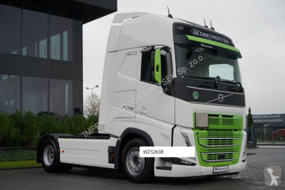 جرار Volvo