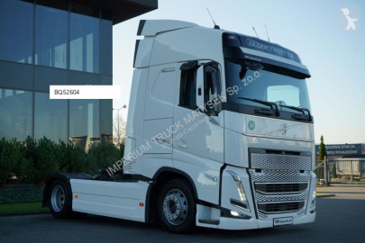 جرار Volvo