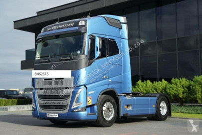 جرار Volvo