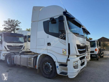 Влекач Iveco
