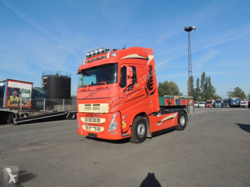 Тягач Volvo