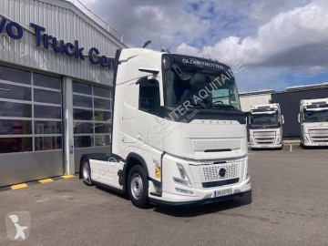 Cap tractor Volvo