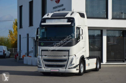 Тягач Volvo