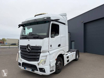 Mercedes tractor unit