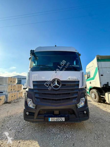 MercedesActros1845