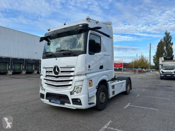Mercedes tractor unit