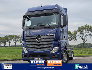 Mercedes tractor unit