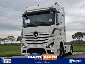 Mercedes tractor unit
